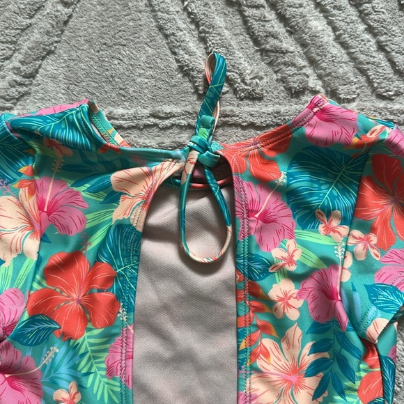 Floral Short Sleeve Swimsuit- Art Class size 6/7 - Picture 3 of 4